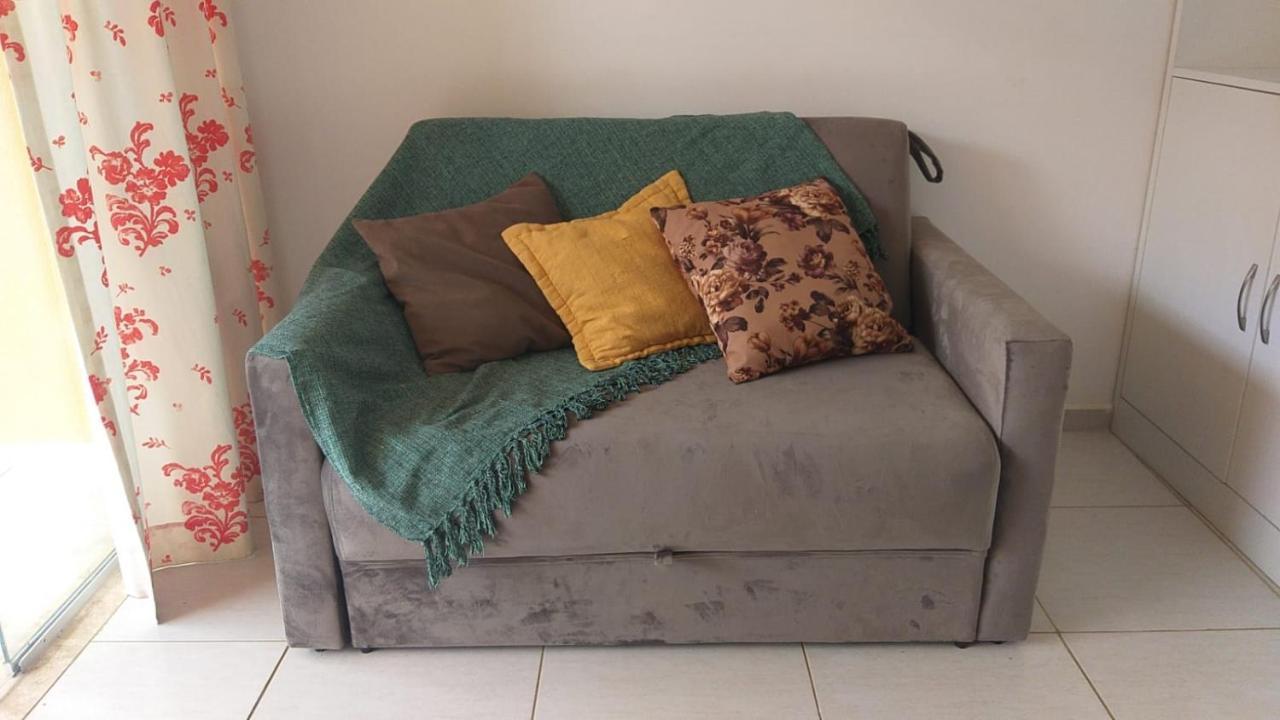 Winterville Flat 213 *